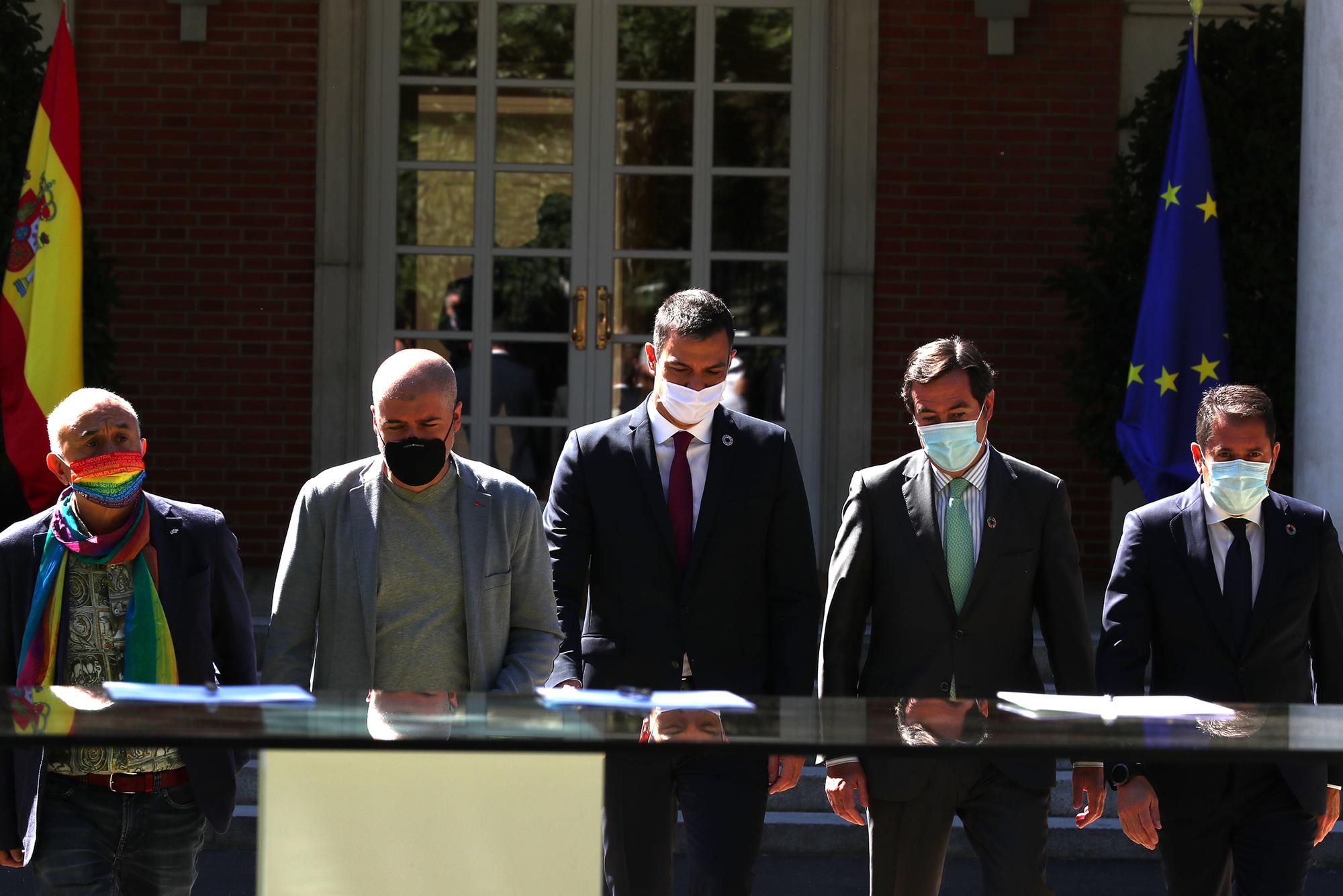 Moncloa firma sindicatos reconstrucción